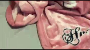 我的肉便器老妈，趁着老爸不在家，强上美乳爱喷水的妈妈