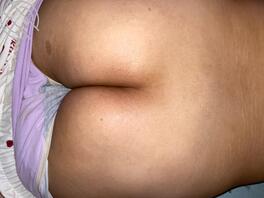 被窝里偷拍老婆裸照0