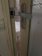 冒死偷拍、妈妈洗澡没关门0