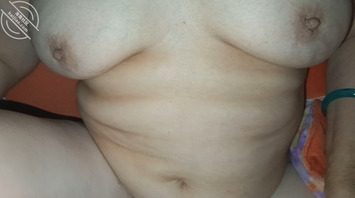 计划偷拍老嫂子洗澡，又要看的吗？