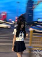 水手服+高跟 简直氛围感的神