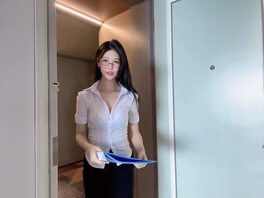 老师的穴是真的嫩、看着看着就射了