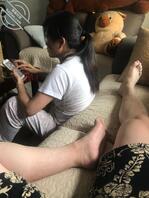 那天喝醉了半夜爬妈妈床上，半夜折腾好久脱了老妈的内裤。1