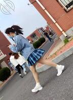 偷拍大学校园里的骚腿，都是大学生，第一张真的骚，不知道给谁看1