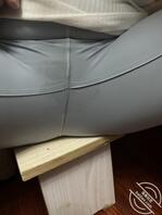 偷拍小姨子瑜伽裤裆部有印记特写2