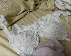 原创(2) 精虫上脑,我居然射到了女儿的内裤上0