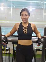 昨天晚上我妈感觉到我要和他做爱一样没成1