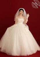【极品反差淫妻】高冷婚纱新娘竟是精液肉便器｜露脸无码求操