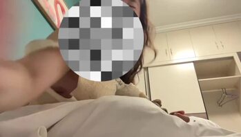 给老婆约的单男，还没开始挑逗，裤子一脱就发现淫水拉丝，喜欢的看看下面要求