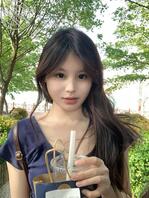 今天约妹妹出去玩，大家来鉴赏一下妹妹的姿色怎么样。0