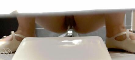 新穴报道，模特身材00后小美女2