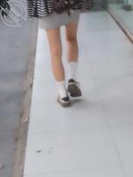 这小短裙穿的1
