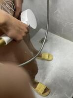 【原创27】偷拍老妈洗澡,还让老妈洗了一下鸡巴,一起洗鸳鸯浴1