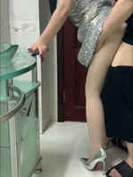 [原创]中秋晚会结束就拉倒卫生间操喷