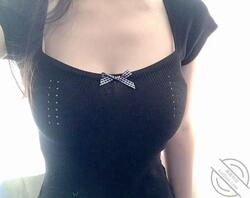 亲妹和爸妈大吵一架让我来开导她,刚洗完澡的妹妹被我硬上内射了(原创)1