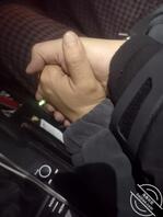 例假前让弟弟内射，但是不舍得催他回家。0