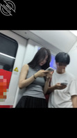 地铁偷拍黑丝小姐姐，身材高挑惹人遐想0