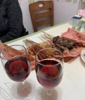 今天老妈生日，我把老妈惯醉了，妈妈被我强奸，强上瘾了，内射的五次才完事