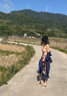 【露出专题】白天全裸乡村露出，路边大爷都看呆了2
