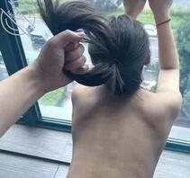 母狗老婆能满足你几乎所有的需求,但你得接受她随时被她领导草,你们能接受吗1