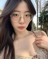 好久没做了，爸爸们快来粗口意淫羞辱我，让我给你们当性奴