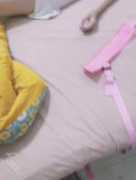 57 好久没有和妹妹温存了,好想念妹妹的躯体。在网上给妹妹买的绳子给戴上2