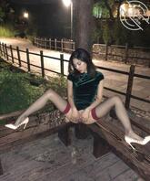 反差骚女户外露出1