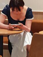 在咖啡店☕️拍下的骚女，身材可以吗1