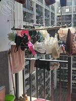 妈妈自拍照，喜欢自拍打扮逛街，很多人和她搭讪聊天，大家觉得怎么样？1