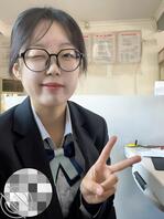 刚毕业的银行柜员，求爸爸们粗口羞辱小母狗