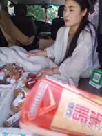 这大娘们干起来会不会很爽1