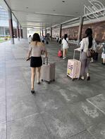 【鉴赏大赛】街拍偷拍尽情欣赏，哪个能激发你的欲望？2