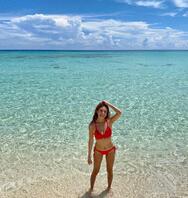 日本美女模特“比基尼拍不停”,惹火蜜糖肌+浑圆美乳,上万人疯狂点讚!2