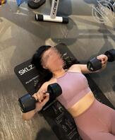 兄弟们，拿老妈的内裤打飞机被她知道了。。晚饭的时候她和我说了好多