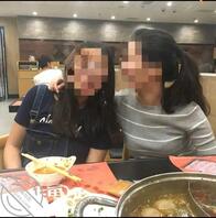 【原创】4 周末一起吃饭,我当着老婆的面,在桌子下面触碰小姨子0