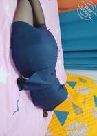 (原创)嫂子今天上班估计累着了,回家衣服都没换就躺床上睡着了,偷拍裙底1