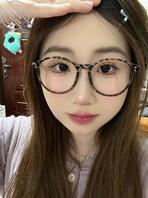 武体大三极品学生妹，体育生偷拍露出，不是未成年！2