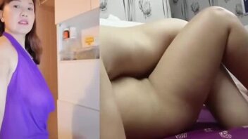 母子乱伦事件梅州丰满妈妈儿和混血儿子激情啪啪