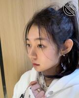 反差婊骚母狗自拍曝光1