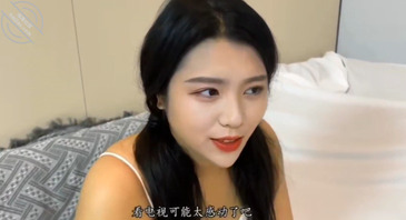 巨乳骚妹诱惑亲哥,趁爸妈买菜,亲哥把她按在沙发上爆操0