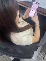 办公室偷拍，主打一个真实，持续分享后面更精彩。1