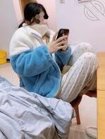 13 受不了我妹了,新手机有那么好玩嘛0