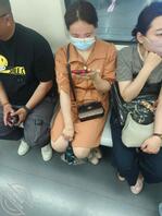 地铁偷拍肉丝杂图1