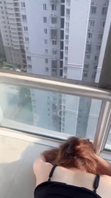 阳台后入少妇，太刺激了