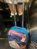 地铁随拍，拍到了骚货女大0