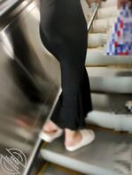 顶!地铁喜遇一不穿内裤的少妇