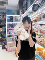 给表妹点小钱就让她跟我亲昵不少
