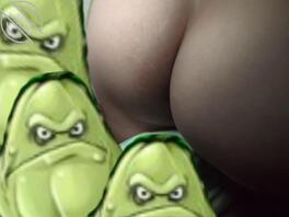 半夜起床意外看到母亲的屁股0