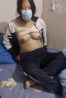 今天妹妹的大姨妈终于走了 又可以操她骚逼了 逼逼又肥又紧 水好多2