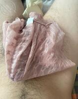 讨论偷玩妈妈内裤 看内裤觉得我妈是怎么样的人0